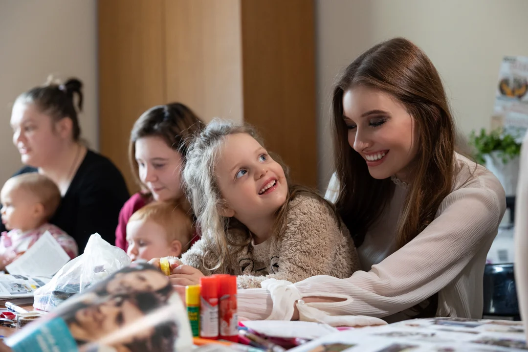 Akcja charytatywna finalistki Miss Polonia z Łodzi. Natalia Kiszko pomogła mamom - Zdjęcie główne