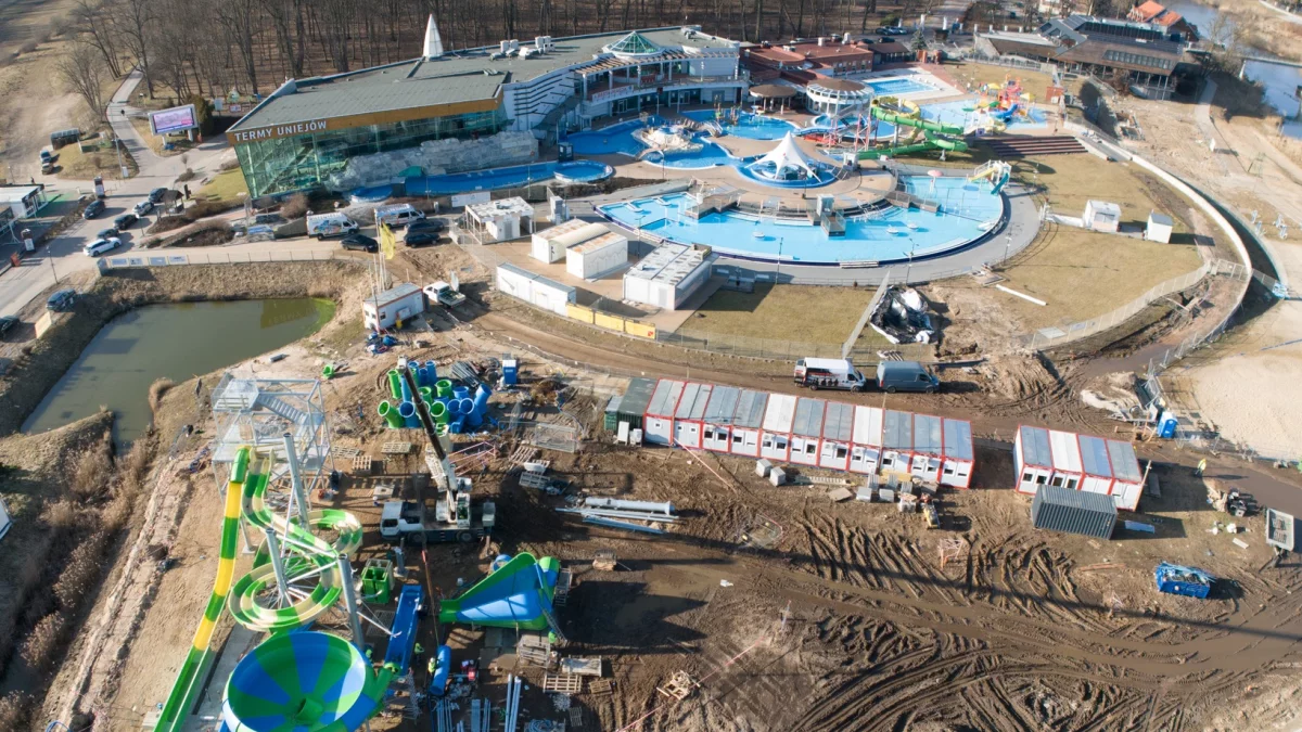 Rozbudowa jednej z największych atrakcji Łódzkiego. Na jakim etapie są prace?