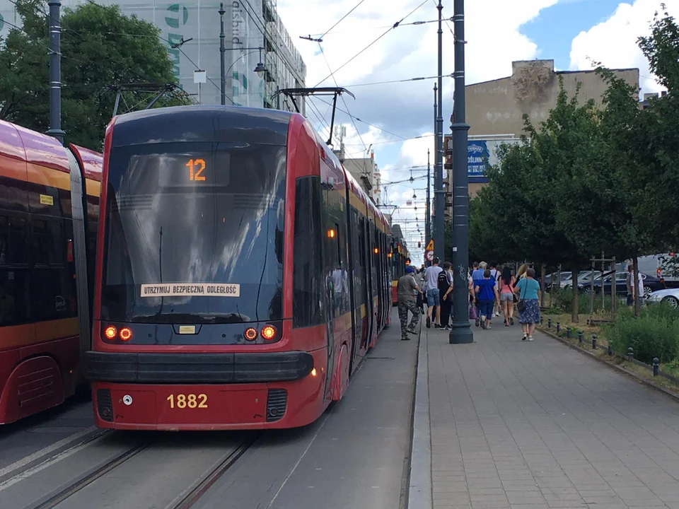 Zatrzymanie tramwajów w centrum. Pasażerowie poirytowani [zdjęcia] - Zdjęcie główne