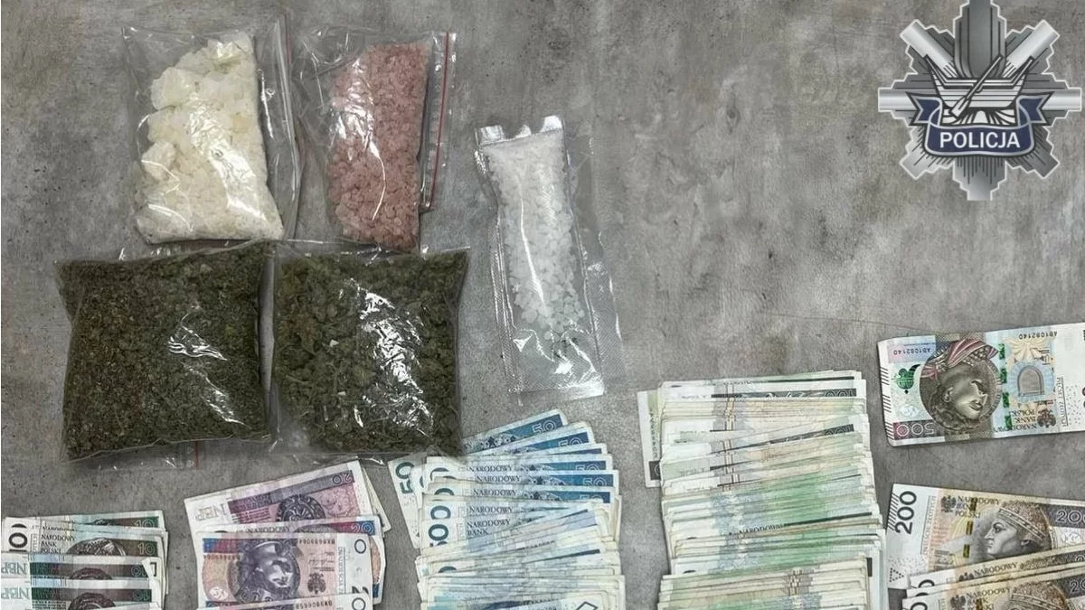 Pół kilo narkotyków na Bałutach. Dilera zdradziło… zawiniątko