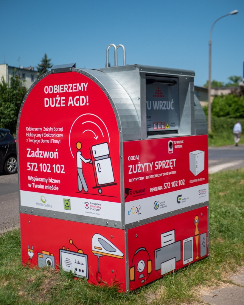 Urząd Miasta Łodzi ogłosił, że mieszkańcy mogą od teraz korzystać z 10 nowych pojemników na elektrośmieci (fot. UMŁ) |wiadomości łódzkie | Łódź | TuŁódź