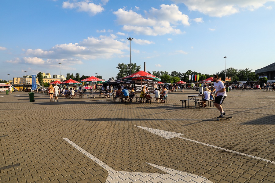 Wielka Szama Łódź. Trwa największy Zlot Foodtrucków w Łodzi. Zobacz! (fot. Michał Pietrzak - TuŁódź.pl)