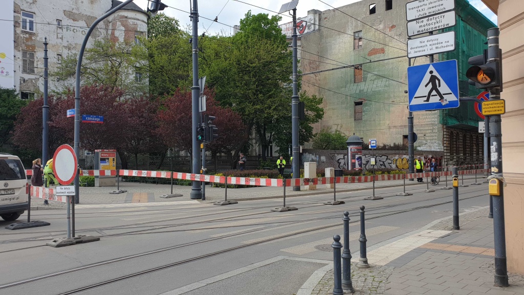 Łódź. Kamienica przy ul. Kilińskiego 49 grozi zawaleniem (fot. Bartosz Jankowski - TuŁódź.pl)