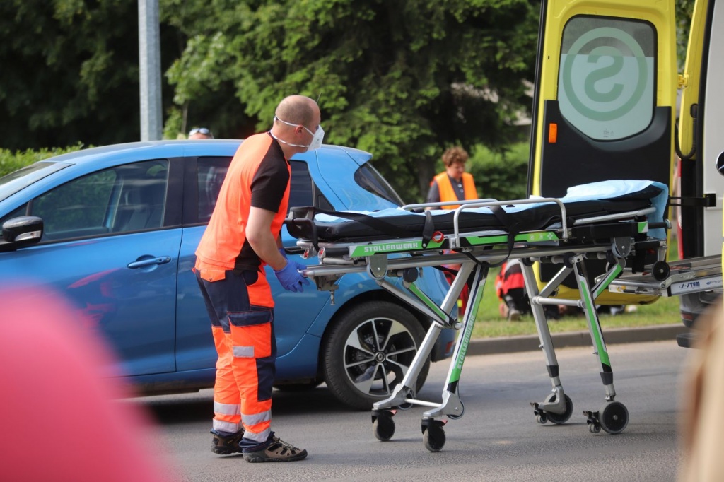 Łódzkie. Potrącenie dziecka przy targowicy w Kutnie. Chłopiec trafił do szpitala w Łodzi [zdjęcia] - Zdjęcie główne