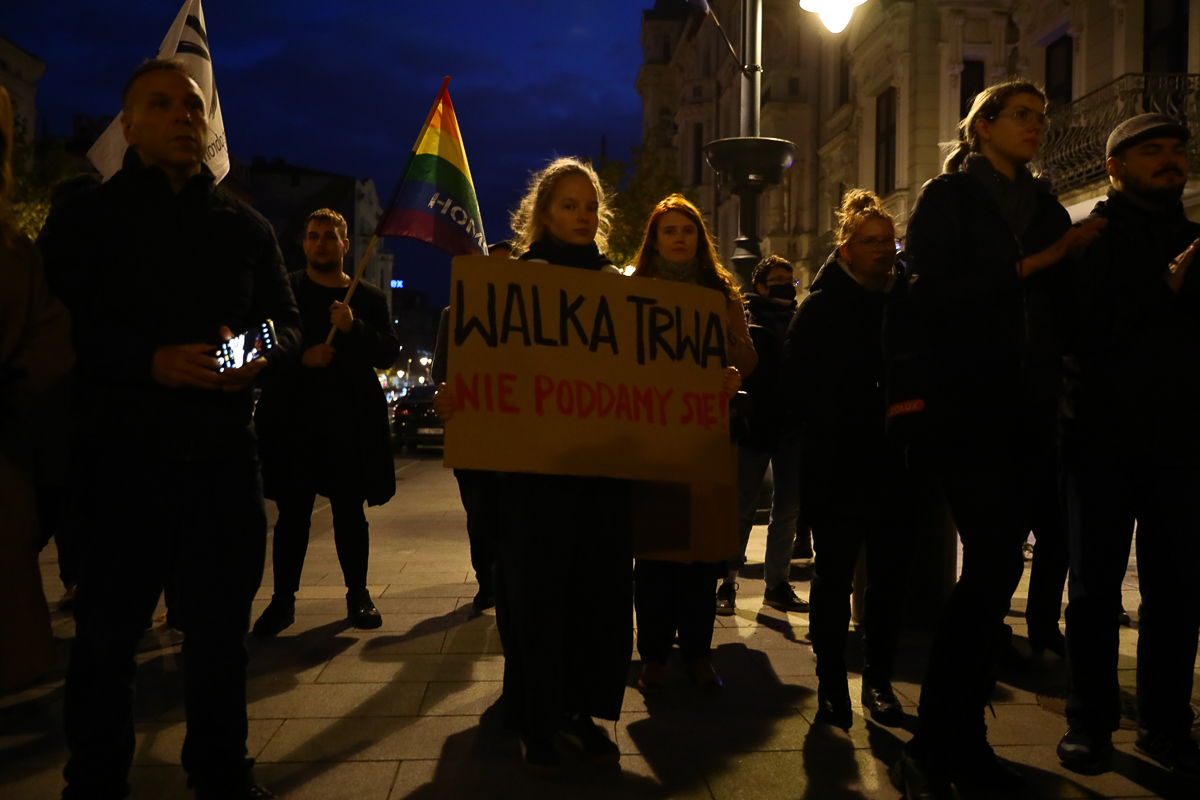 Pikieta pod siedzibą PiS na Piotrkowskiej w Łodzi