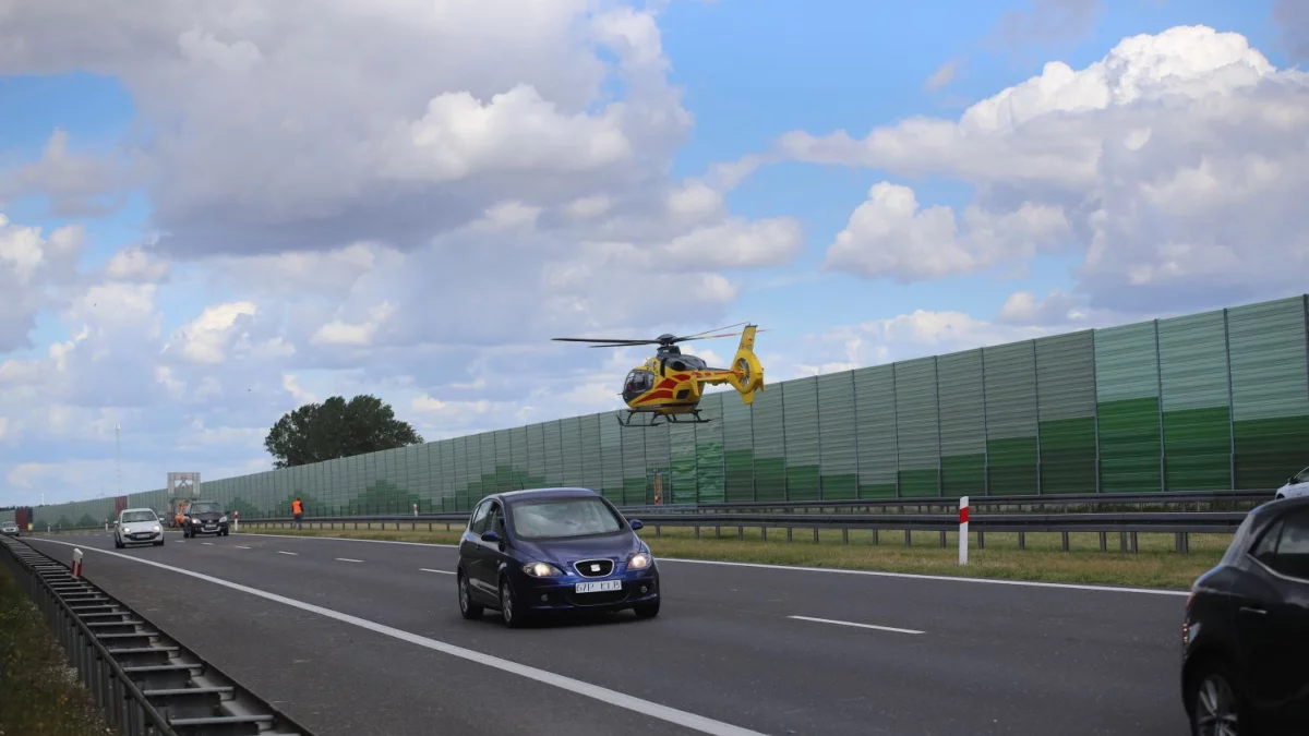 Groźny wypadek na autostradzie A2! W akcji śmigłowiec LPR - Zdjęcie główne