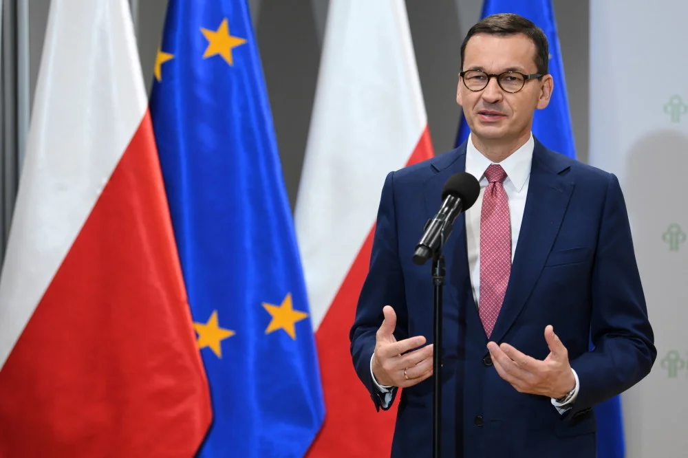 Nauczyciele i służba zdrowia będą zarabiać więcej? „Płace podnosimy sukcesywnie” - mówi premier Morawiecki - Zdjęcie główne