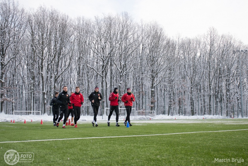 Młodzi zawodnicy Akademii Widzewa nie mogą trenować. Jak zakończy się spór z MOSiR-em? - Zdjęcie główne