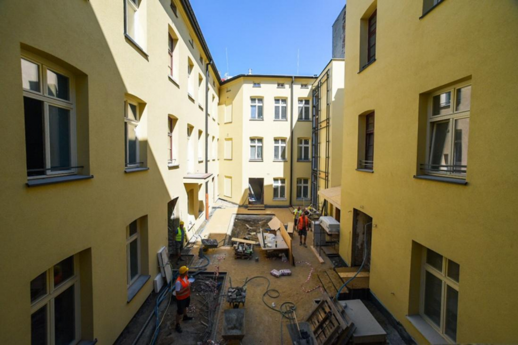 Odnowiona kolejna kamienica w śródmieściu – dobiega końca remont przy ul. Narutowicza 12 [ZOBACZ] (fot. mat. prasowe)|Wiadomości łódzkie|Łódź|TuŁódź