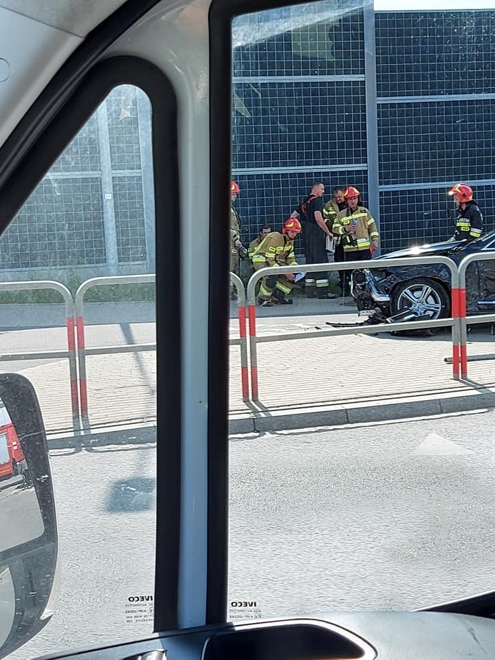 Wypadek Łódź. Dwie poważne kolizje w Łodzi! Kierowcy - noga z gazu! - Zdjęcie główne