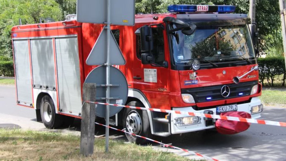 Pożar przy szpitalu w centrum Łodzi. Na miejsce wezwano 10 zastępów straży pożarnej - Zdjęcie główne