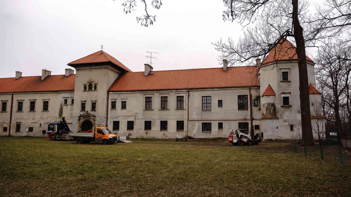 Zamek w Bykach zostanie otwarty dla turystów. Do tej pory nie mogli tu wchodzić! - Zdjęcie główne