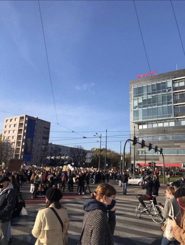 Trwają protesty po wyroku TK. Łódzki oddział Strajku Kobiet organizuje wydarzenie również 1 listopada (fot. Aga Szynk) |wiadomości łódzkie|Łódź|TuŁódź