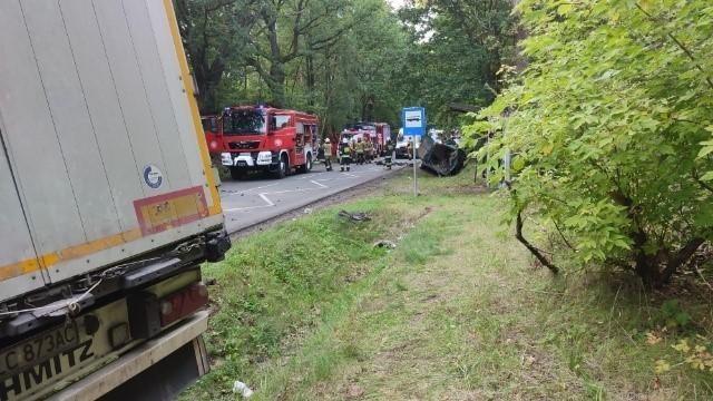 Koszmarny wypadek w Łódzkiem. Nie żyją trzy osoby - Zdjęcie główne