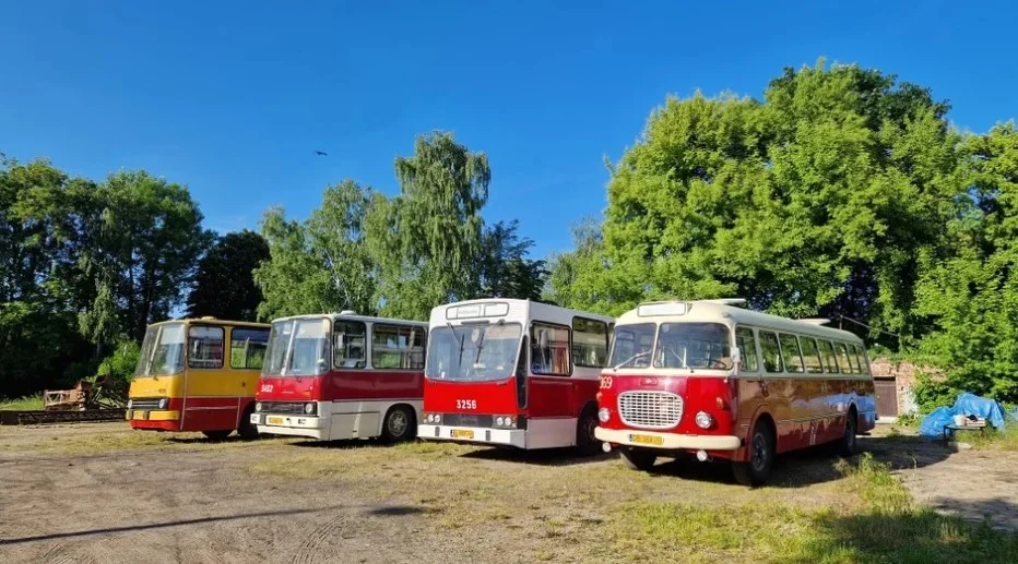 Łodzianie (i nie tylko) lubią "ogórki". Ponad 10 tysięcy osób przejechało się Łódzkimi Liniami Turystycznymi - Zdjęcie główne