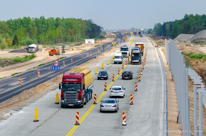 Autostrada A1. Od wtorku, 1 czerwca kierowcy mogą liczyć na skrócenie czasu przejazdu na odcinku między Piotrkowem Trybunalskim a Kamieńskiem (fot. GDDKiA) |wiadomości łódzkie | Łódź | TuŁódź)