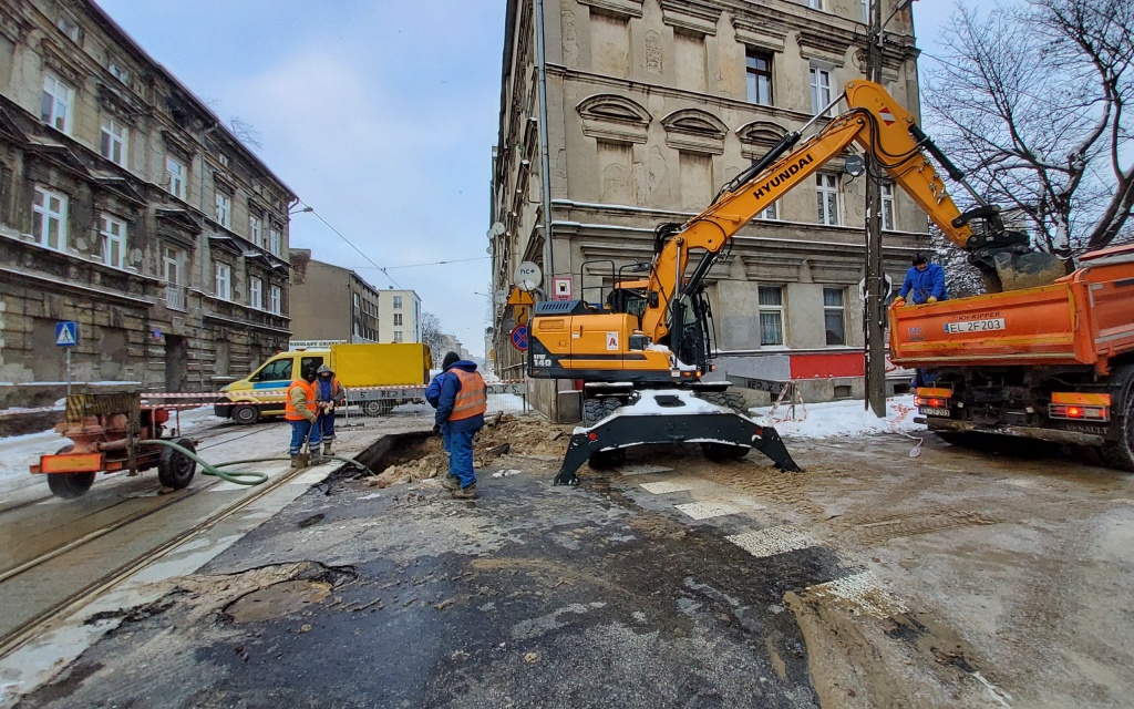 Jak postępują prace remontowe i kiedy możemy spodziewać się powrotu ruchu samochodowego i komunikacji miejskiej na tym fragmencie? (fot. ZWIK) |wiadomości łódzkie|Łódź|TuŁódź