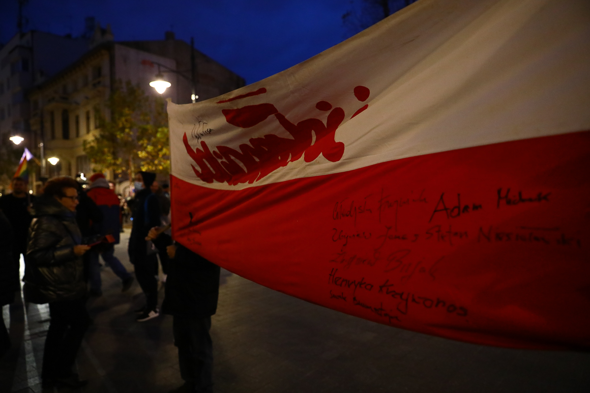 Pikieta pod siedzibą PiS na Piotrkowskiej w Łodzi