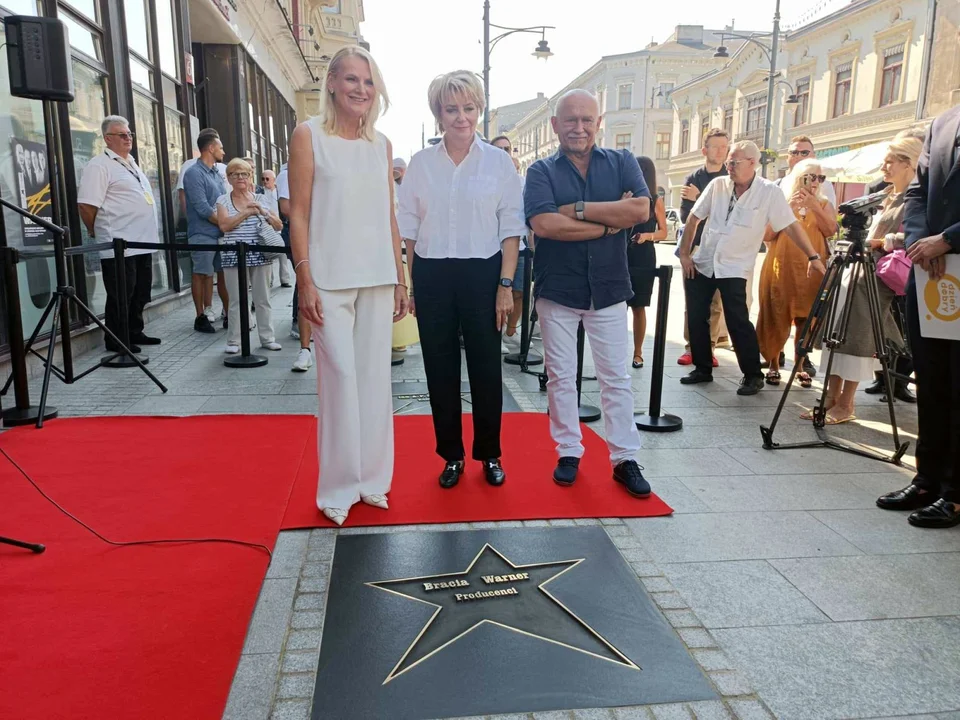 Wcześniej Hollywoodzka Aleja Sław, teraz Łódzka Aleja Gwiazd. Bracia Warner uhonorowani [zdjęcia] - Zdjęcie główne