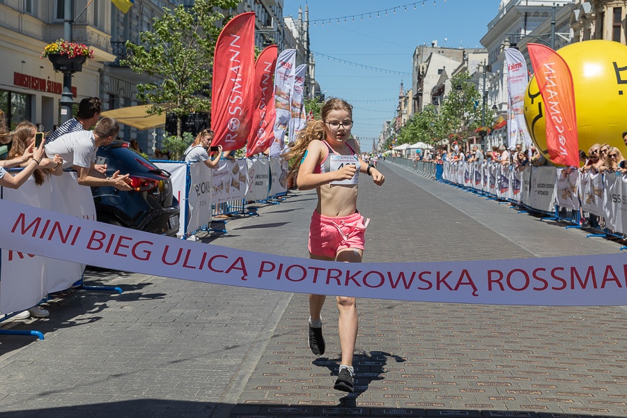 Mini Bieg Ulicą Piotrkowską Rossmann Run 2021 [20.06.2021] (fot. Michał Pietrzak - TuŁódź.pl)