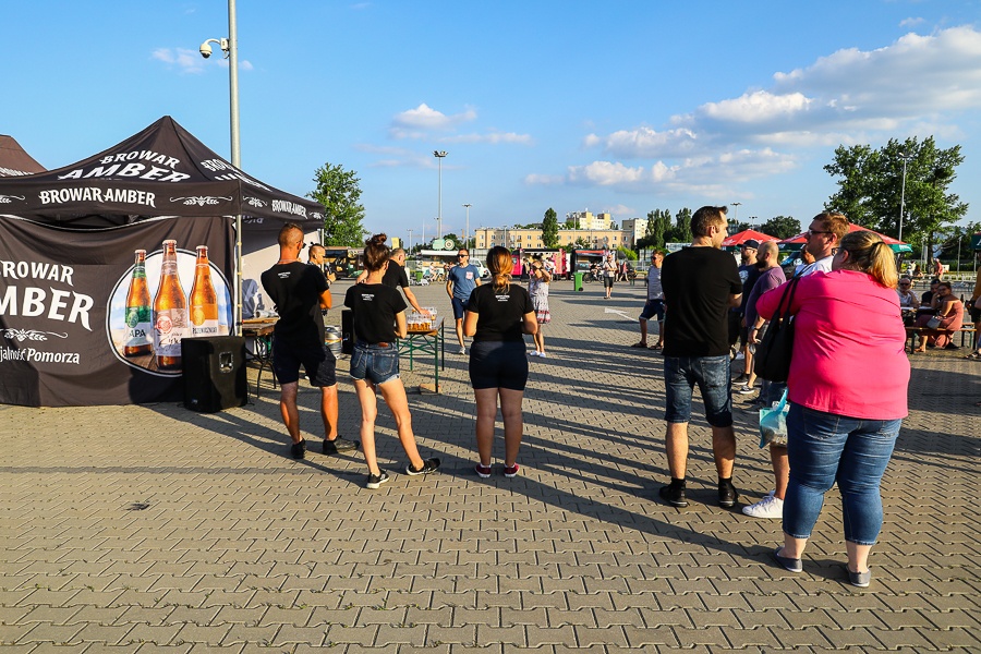 Wielka Szama Łódź. Trwa największy Zlot Foodtrucków w Łodzi. Zobacz! (fot. Michał Pietrzak - TuŁódź.pl)