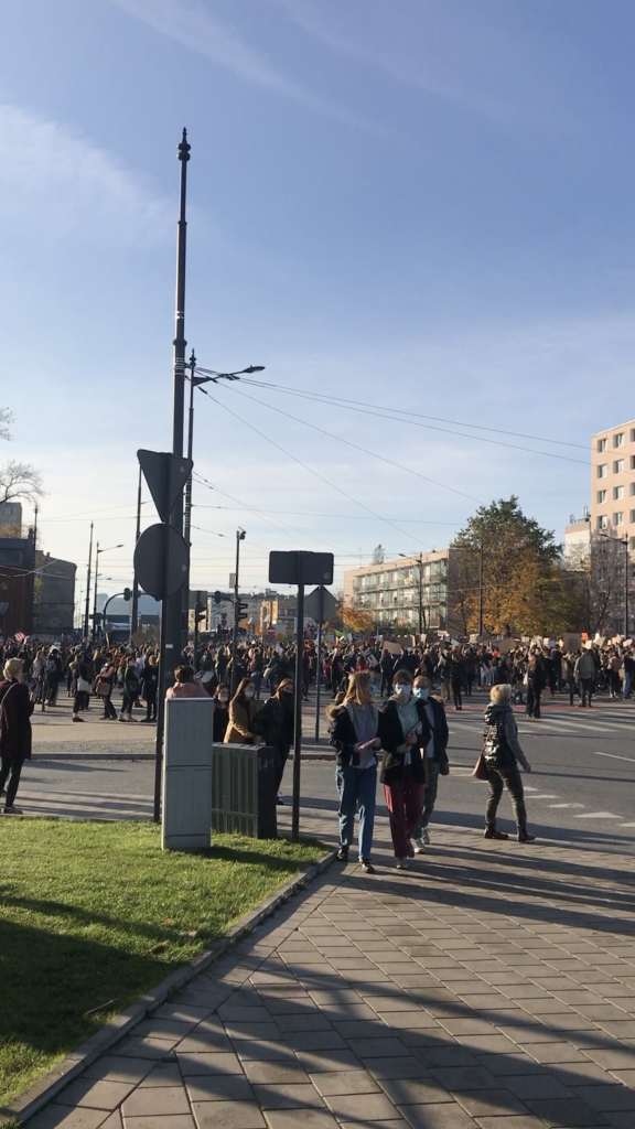 Trwają protesty po wyroku TK. Łódzki oddział Strajku Kobiet organizuje wydarzenie również 1 listopada (fot. Aga Szynk) |wiadomości łódzkie|Łódź|TuŁódź