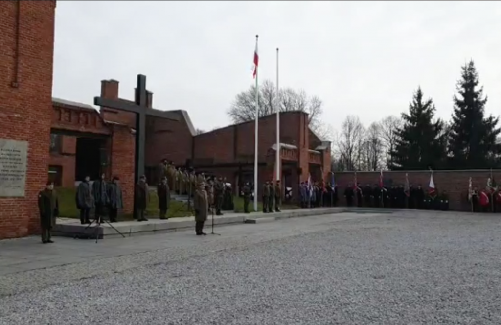 Łodzianie pamiętają. Uczczono pamięć ofiar spalenia więzienia na Radogoszczu [WIDEO] - Zdjęcie główne