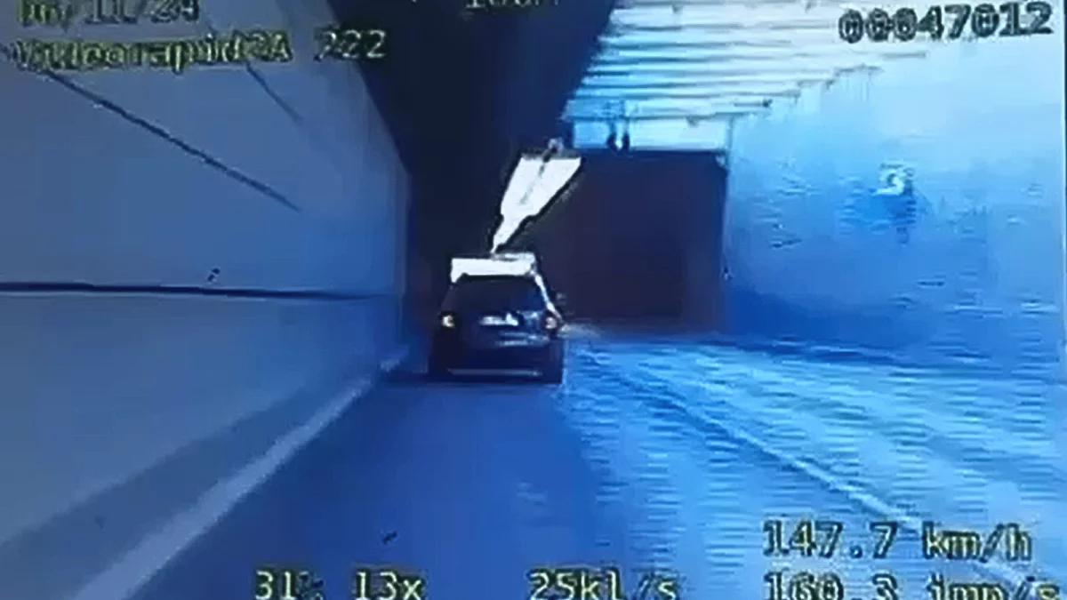 Gnał 150 km/h przez tunel trasy W-Z. 20-latek tłumaczył, że śpieszył się do pracy [WIDEO] - Zdjęcie główne