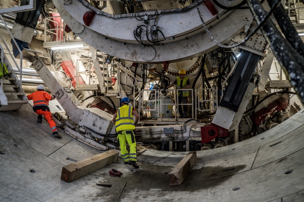 Tunel Łódź. Potężne maszyny TBM wreszcie ruszyły! Rozpoczęło się drążenie łódzkiego tunelu średnicowego [zdjęcia] - Zdjęcie główne