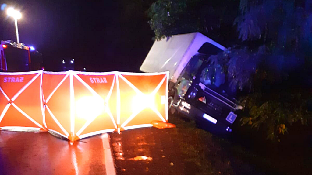 Tragiczny wypadek w udziałem pieszego. Samochód ciężarowy potracił 45-latka. Jak do tego doszło? - Zdjęcie główne