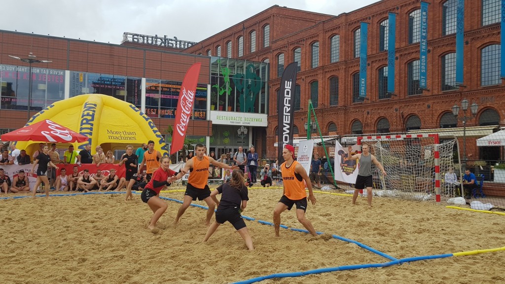 PIŁKA RĘCZNA: Plaża i beach handball. Przed nami turniej piłki ręcznej plażowej - Zdjęcie główne