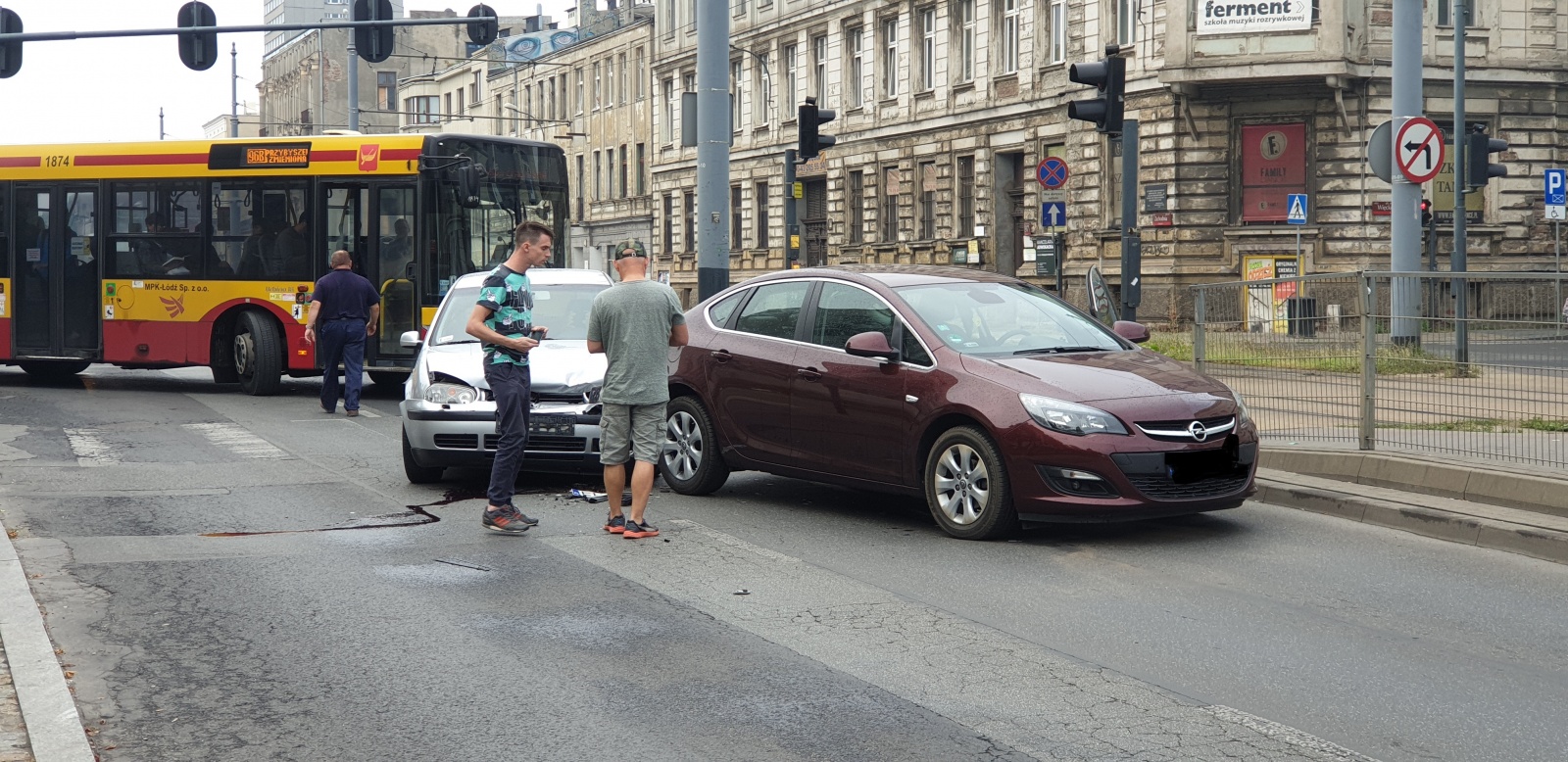 [UWAGA] Zdarzenie drogowe w centrum. Możliwe utrudnienia w ruchu  - Zdjęcie główne