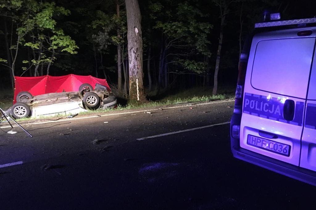 Śmiertelny wypadek w Łódzkiem. Nie żyje 40-letni pasażer - Zdjęcie główne