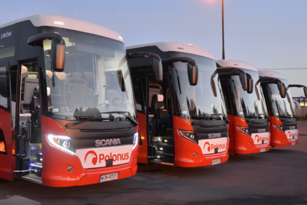 Łódzkie. Pasażerowie z czerwonej strefy zakażenia nie wsiądą do autobusów Polonusa - Zdjęcie główne