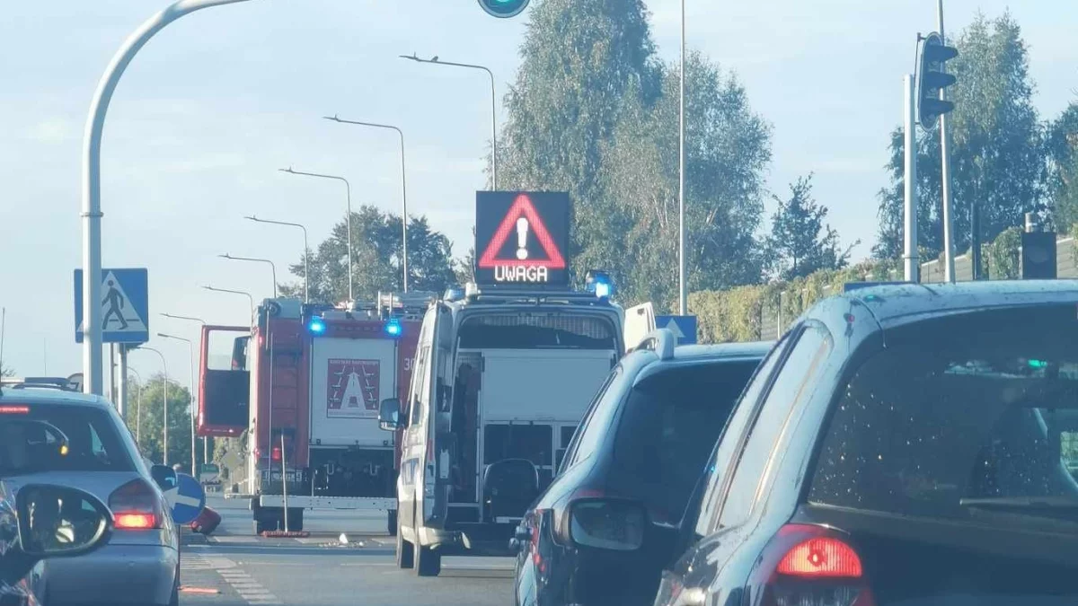 Wypadek na Rzgowskiej w Łodzi. Utrudnienia w kierunku Rzgowa - Zdjęcie główne