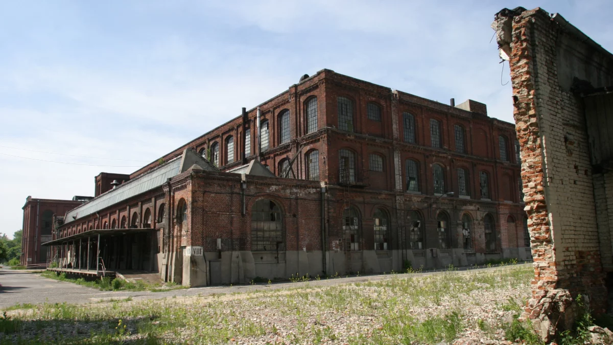 Wielkie bałuckie centrum handlowe ma 20 lat. Kiedyś były tu tkalnie, przędzalnia i farbiarnia [FOTO]