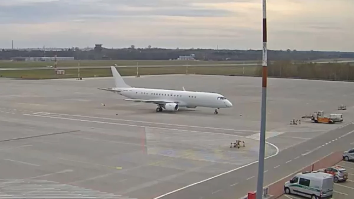 Luksusowy odrzutowiec na lotnisku. Skąd przyleciał do Łodzi?