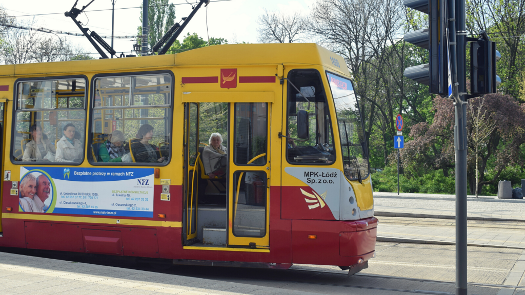 Stare tramwaje symbolem Łodzi? Kiedy z łódzkich ulic znikną archaiczne Konstale? - Zdjęcie główne