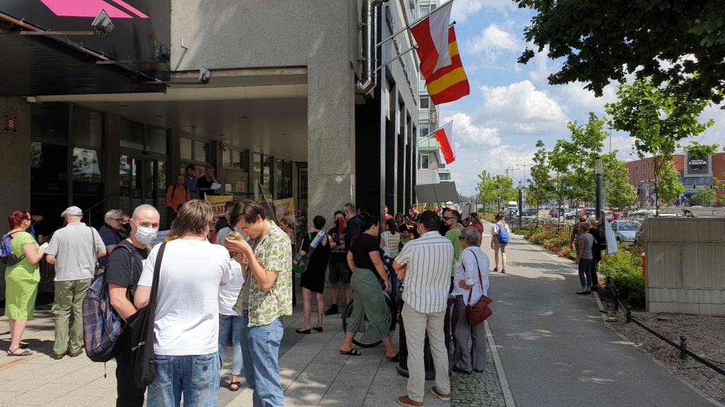 Kopalnia Porszewice. Protest w Łodzi. Mieszkańcy nie chcą kopalni w miejscu podłódzkiego lasu (fot. TuŁódź.pl)