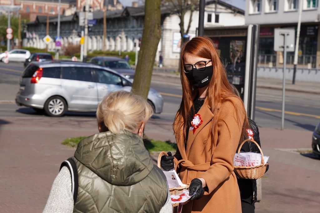 Urząd Marszałkowski zachęca mieszkańców do wystawienia flagi 2 maja (fot. Urząd Marszałkowski w Łodzi) |wiadomości łódzkie | Łódź | TuŁódź