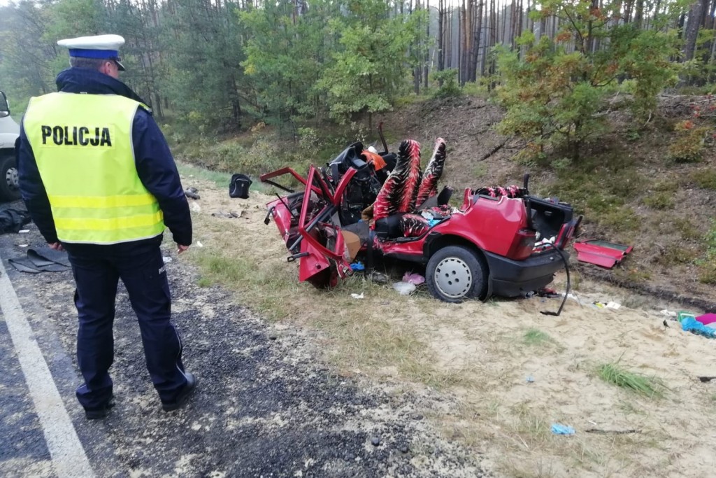 Tragiczny wypadek pod Radomskiem. Nie żyją 4 osoby  - Zdjęcie główne