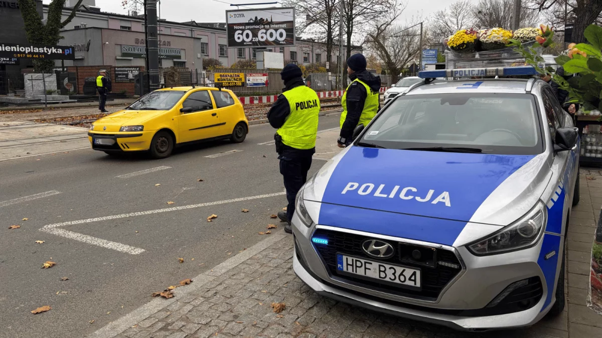 Wzmożony ruch na łódzkich drogach. Policja apeluje o bezpieczną jazdę i przypomina najważniejsze zasady - Zdjęcie główne