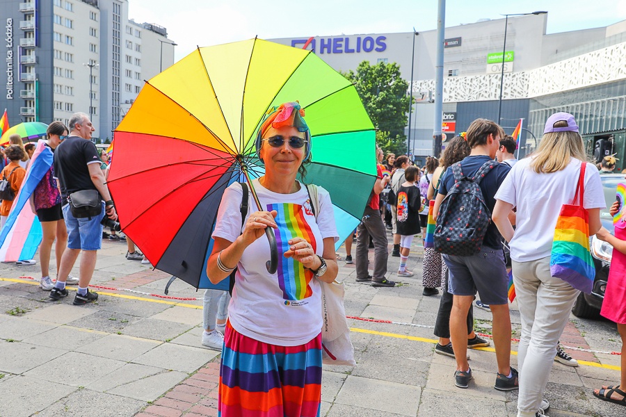 Marsz Równości i Marsz Normalności w Łodzi. Obie manifestacje przeszły ulicami miasta w sobotę, 26 czerwca 2021 (fot. Michał Pietrzak - redakcja TuŁódź) | wiadomości łódzkie | Łódź | TuŁódź