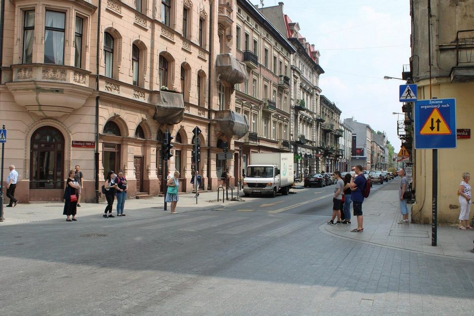 Kolejne etapy remontów - kolejne zmiany organizacji ruchu na Próchnika i Rewolucji - Zdjęcie główne