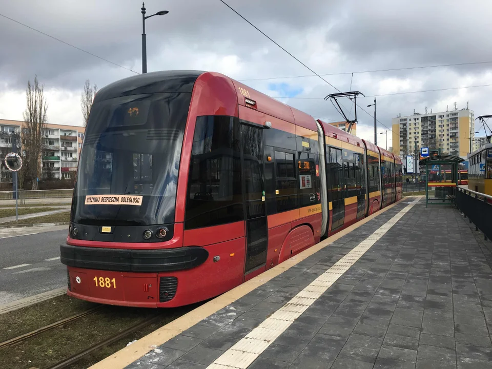 Dwa zatrzymania tramwajów. Wprowadzono objazdy i komunikację zastępczą - Zdjęcie główne