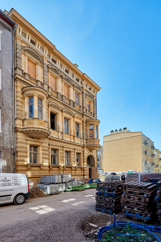 Kolejny etap remontu ul. Włókienniczej. Trwają prace konserwatorskie m.in. w willi Hilarego Majewskiego (fot. UMŁ) | wiadomości łódzkie | Łódź | TuŁódź