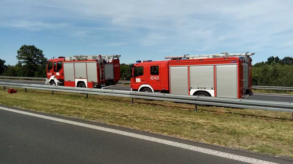 Tragiczny wypadek na autostradzie A1. Samochód wypadł z drogi i dachował! - Zdjęcie główne