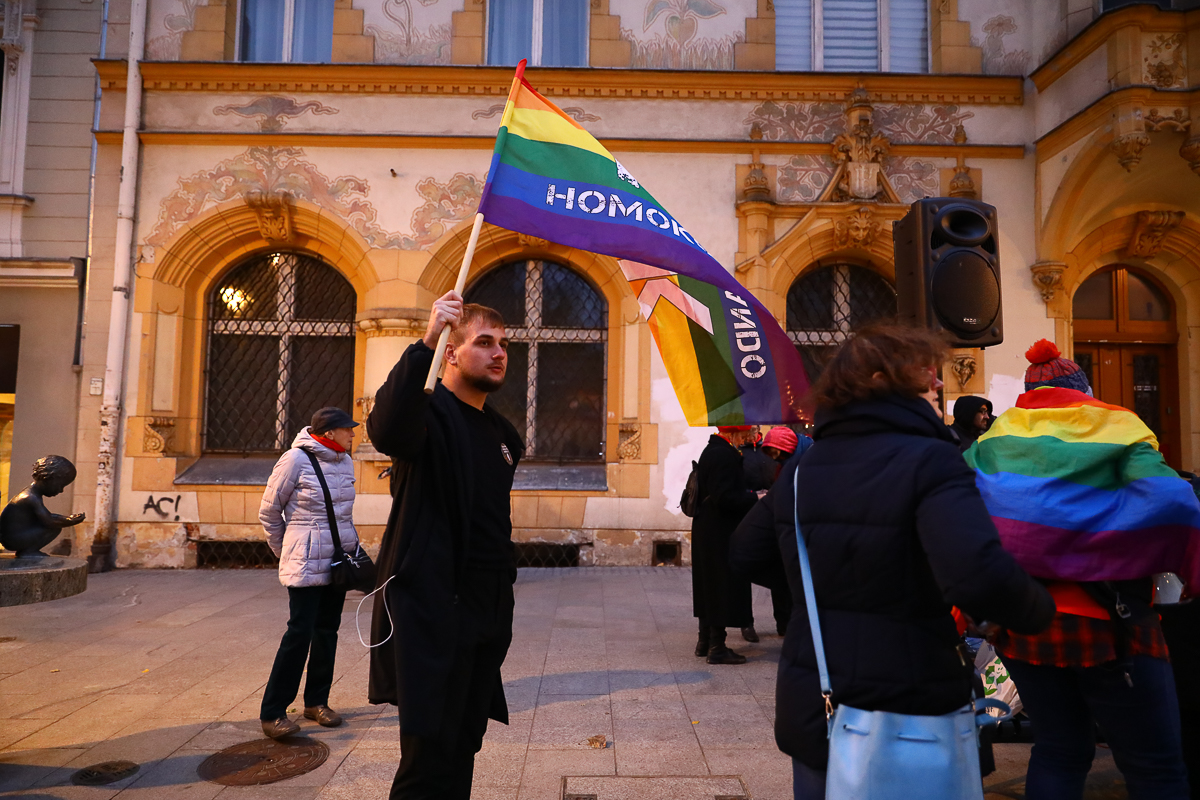 Pikieta pod siedzibą PiS na Piotrkowskiej w Łodzi