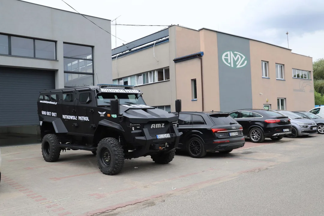 Krzysztof Rutkowski zamierza jechać na pogrążoną w wojnie Ukrainę. Jednym z pojazdów udających się na miejsce będzie kutnowski wóz opancerzony