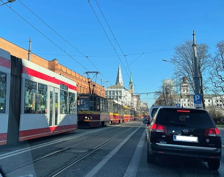 Wielkie utrudnienia dla podróżnych MPK Łódź. Kursuje komunikacja zastępcza - Zdjęcie główne